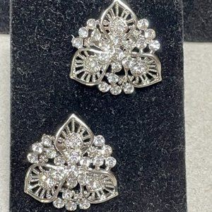 A Pair of Filigree Leaf and Rhinestone brooches or Collar Lapel Pins 1950's